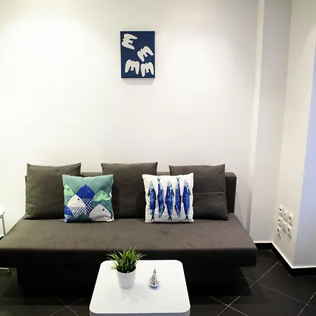 Warm & Trendy Apartment-3