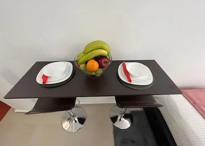 Artemis Suite In Vibrant Koukaki,